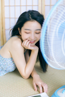 女主被各种姿势玩弄